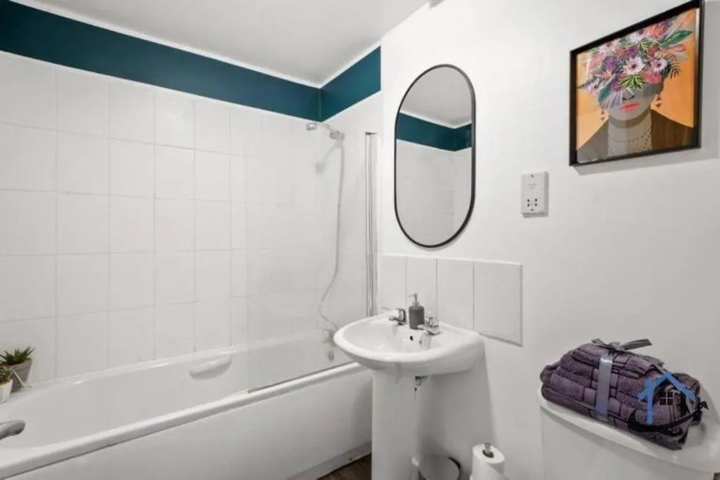 2 Bedroom Duplex With Wifi Secure Parking Sleeps 8 Nottingham 0*,
