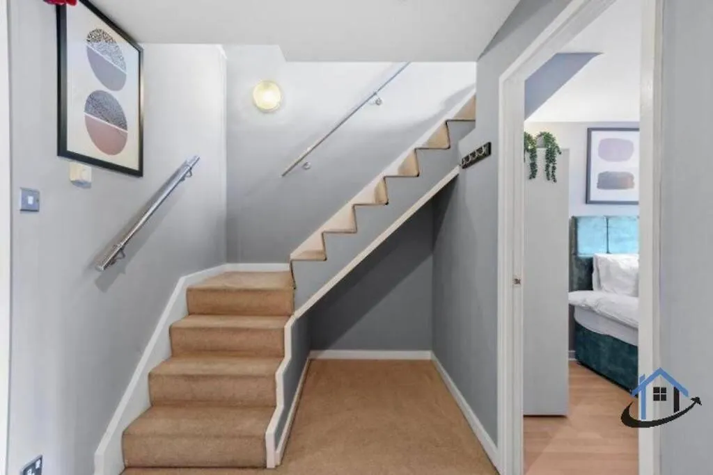 2 Bedroom Duplex With Wifi Secure Parking Sleeps 8 Nottingham 0*,