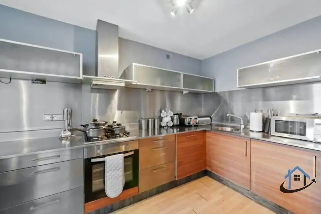 2 Bedroom Duplex With Wifi Secure Parking Sleeps 8 Nottingham